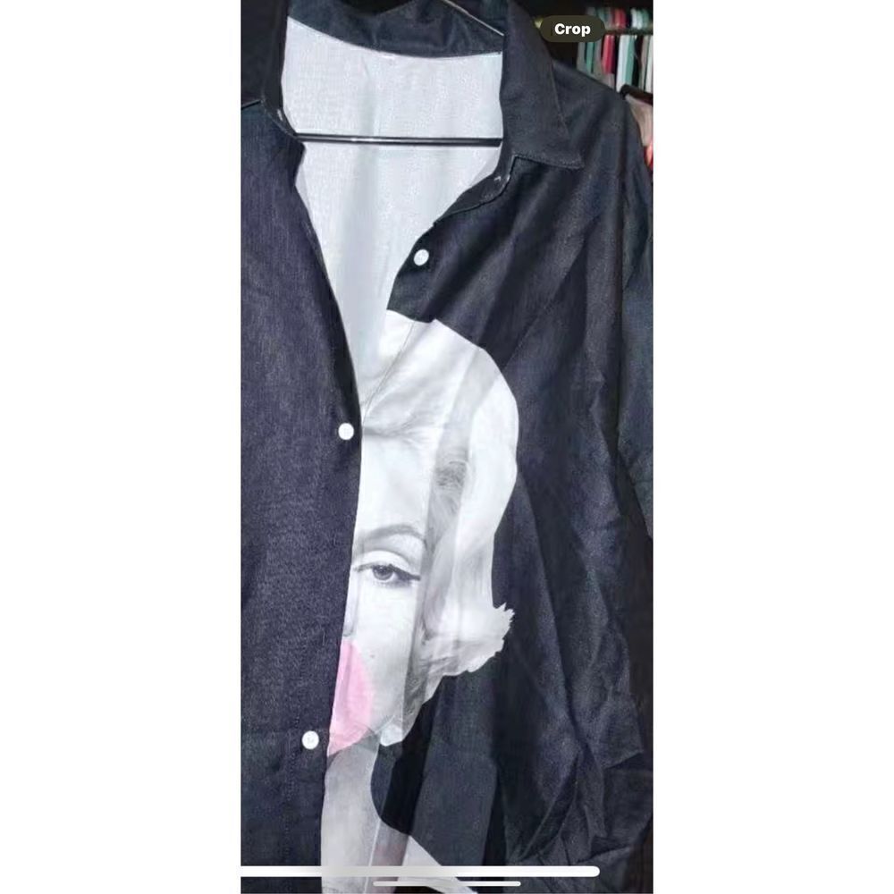 Marilyn Monroe button down blouse I have 2xl size 20 left - Picture 9 of 16